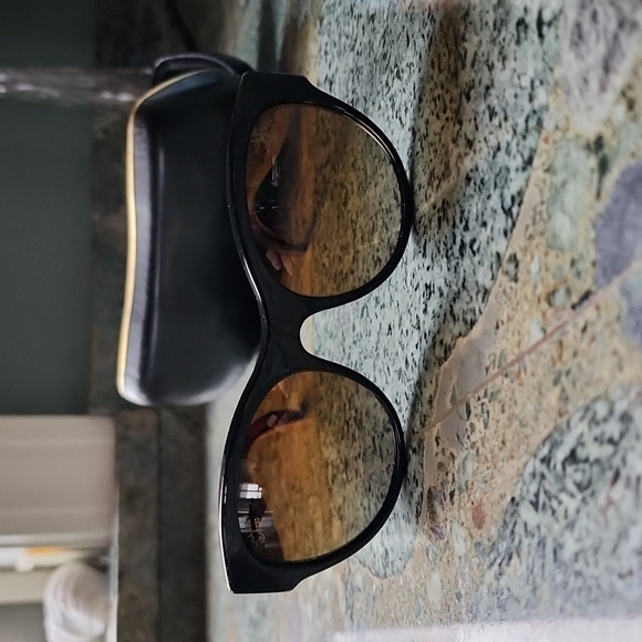 Authentic CHANEL Retro Sunglasses - Picture 3 of 16